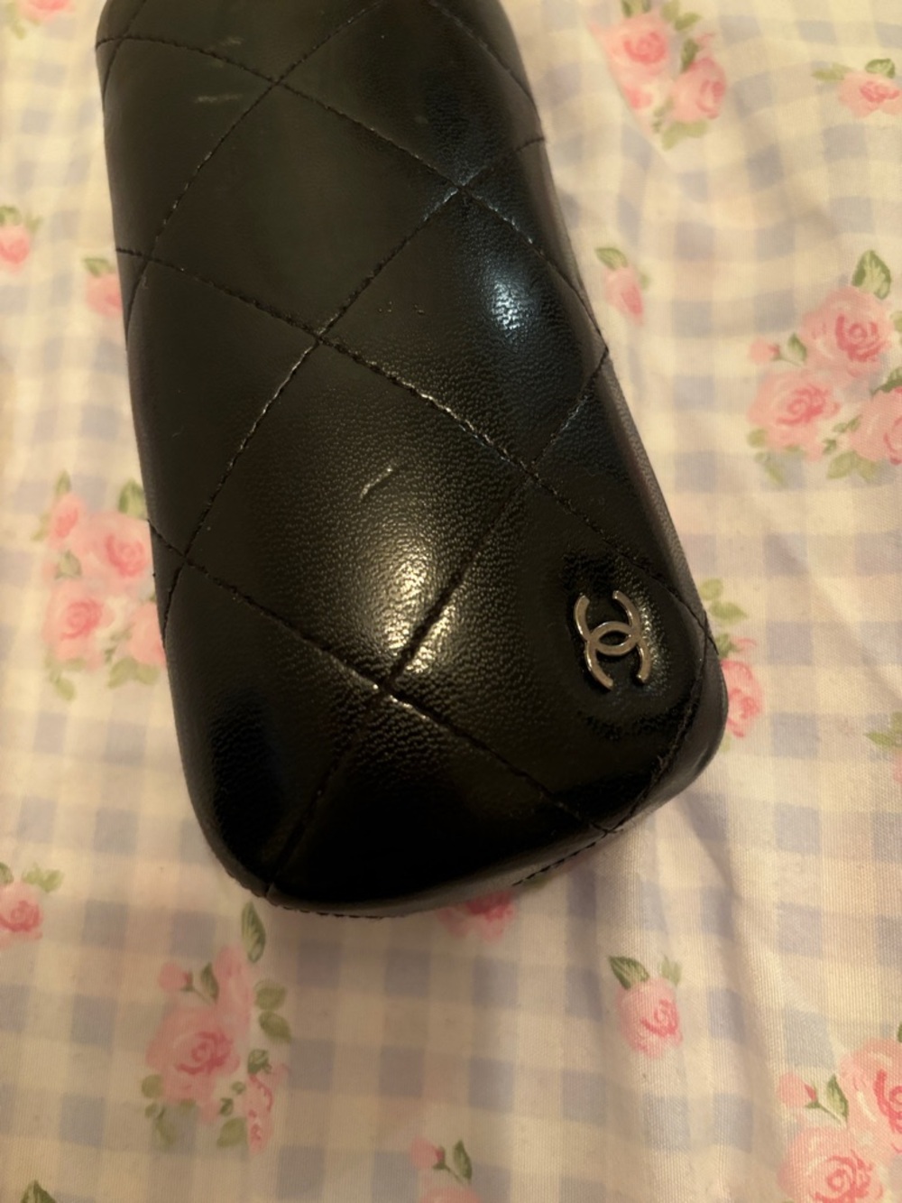 CHANEL Black Quilted Eyewear Case with CC Emblem Used - Picture 2 of 5